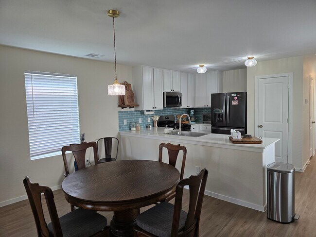 Building Photo - 21519 Carosella Dr