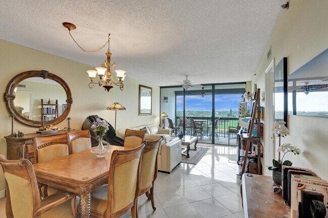 Foto del edificio - 356 Golfview Rd