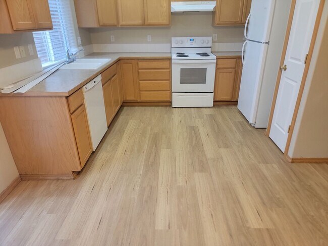 Foto del edificio - **Half off Full 1st Month's Rent** Great 3-bed Home In Spokane Valley