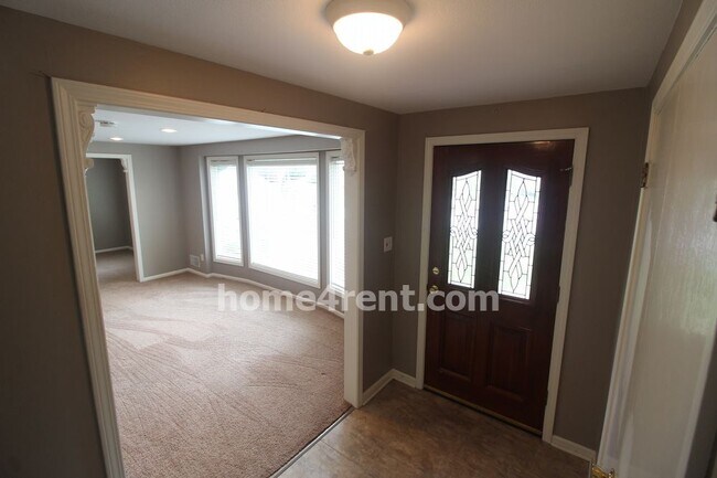 Foto del edificio - 10621 W 98th St