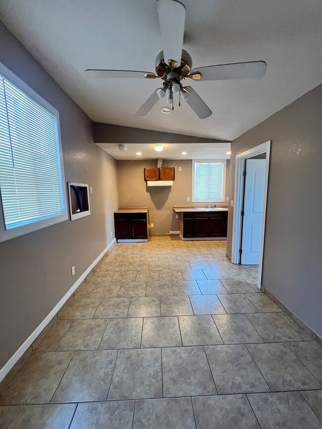Foto del edificio - 1 Bedroom, 1 Bath unit