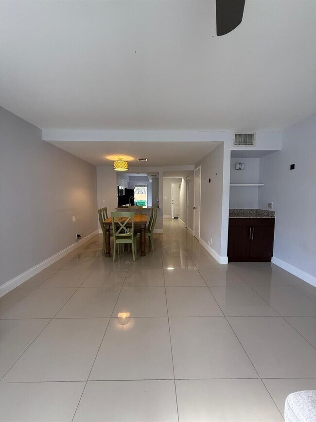 Foto del edificio - 11596 NW 45th St