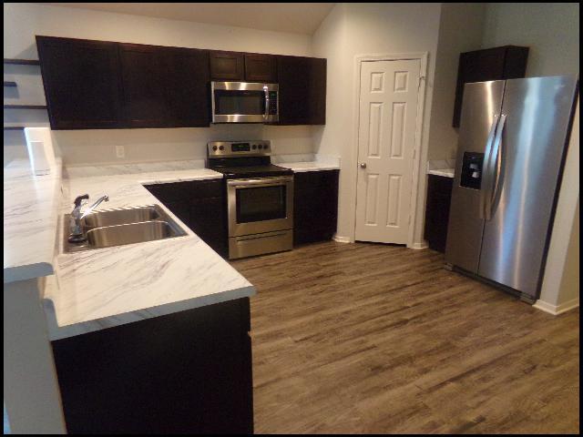 Foto del edificio - 8801 Northwood Creek Dr