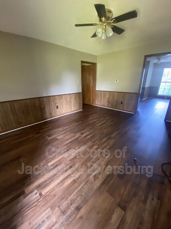 Foto del edificio - 2520 E Court St