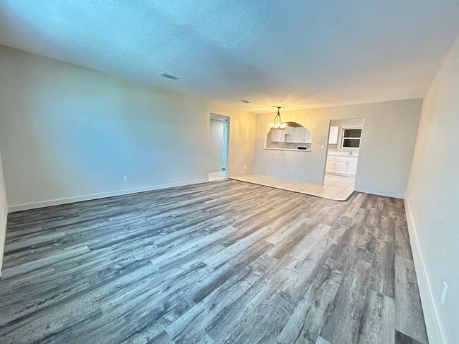 Foto del edificio - 1740 Ocean Shore Blvd