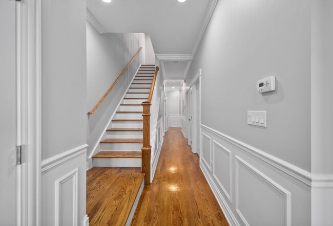 Building Photo - 3136 N Elston Ave