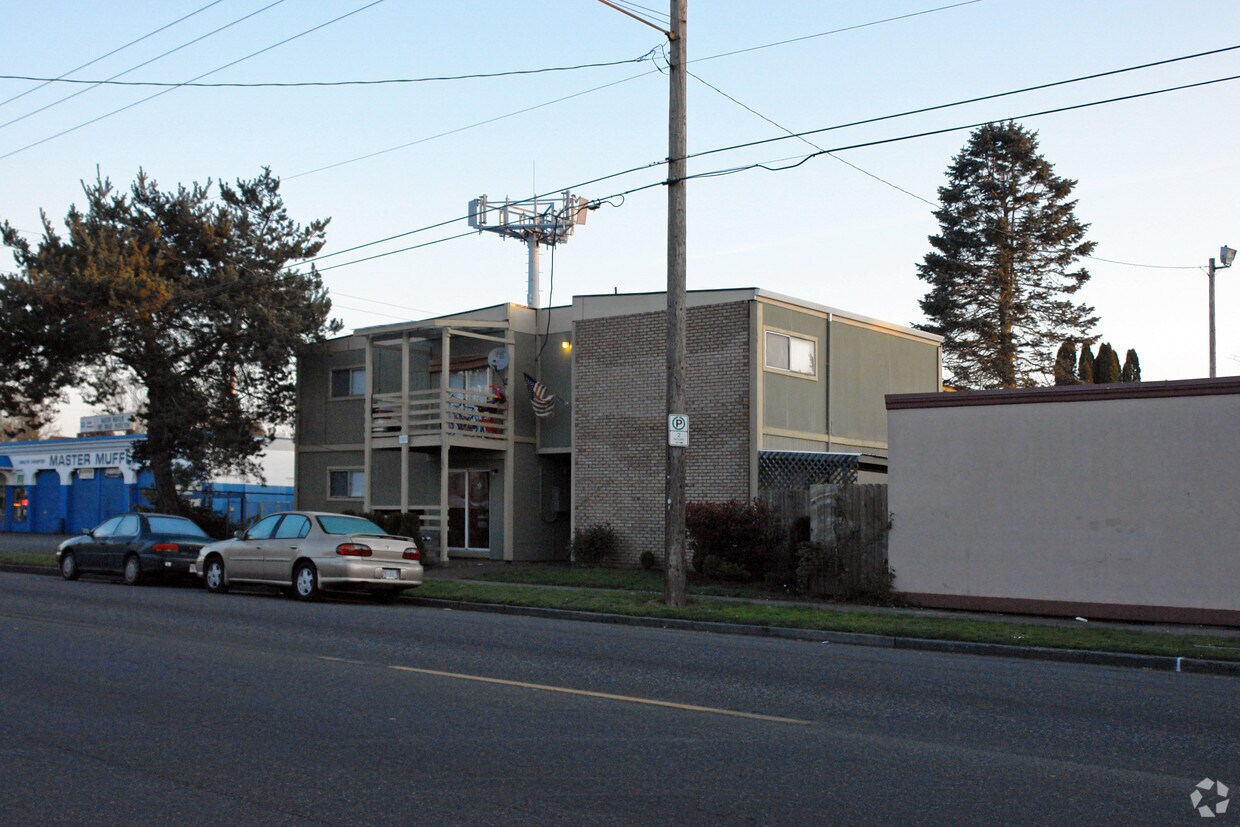 Primary Photo - Lombard Heights