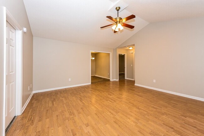 Foto del edificio - 2227 Sawmill St