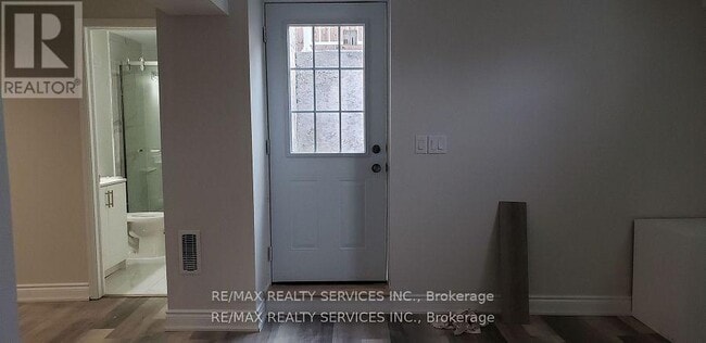 Building Photo - 34 Interlacken Dr