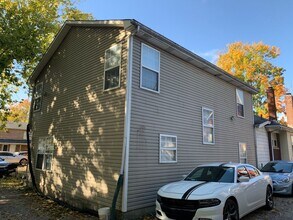 Building Photo - 222 University Ave