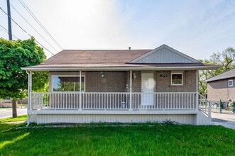 Building Photo - 379 E 38th St