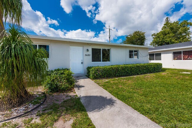 Foto del edificio - 3482 48th Ln S