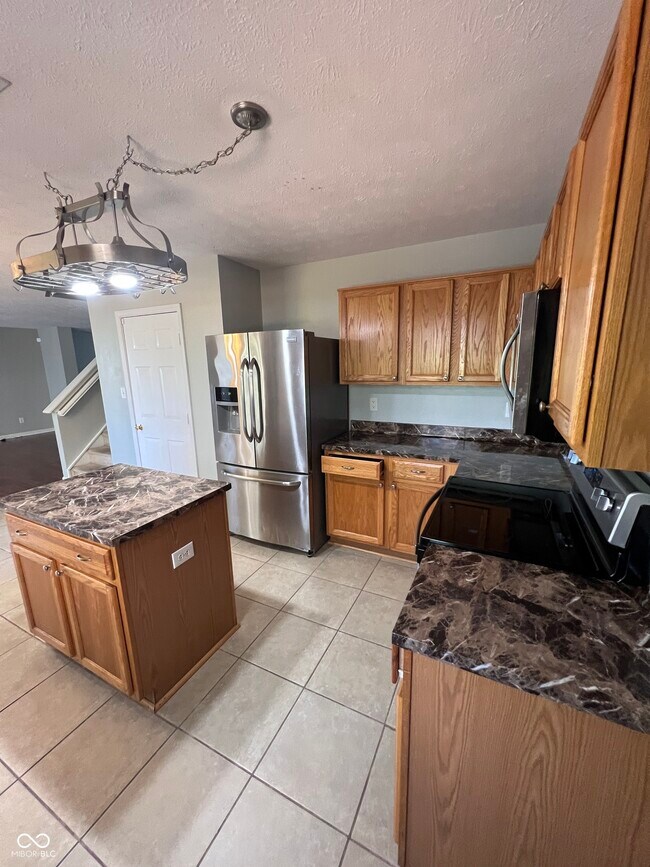 Building Photo - 12350 River Valley Dr