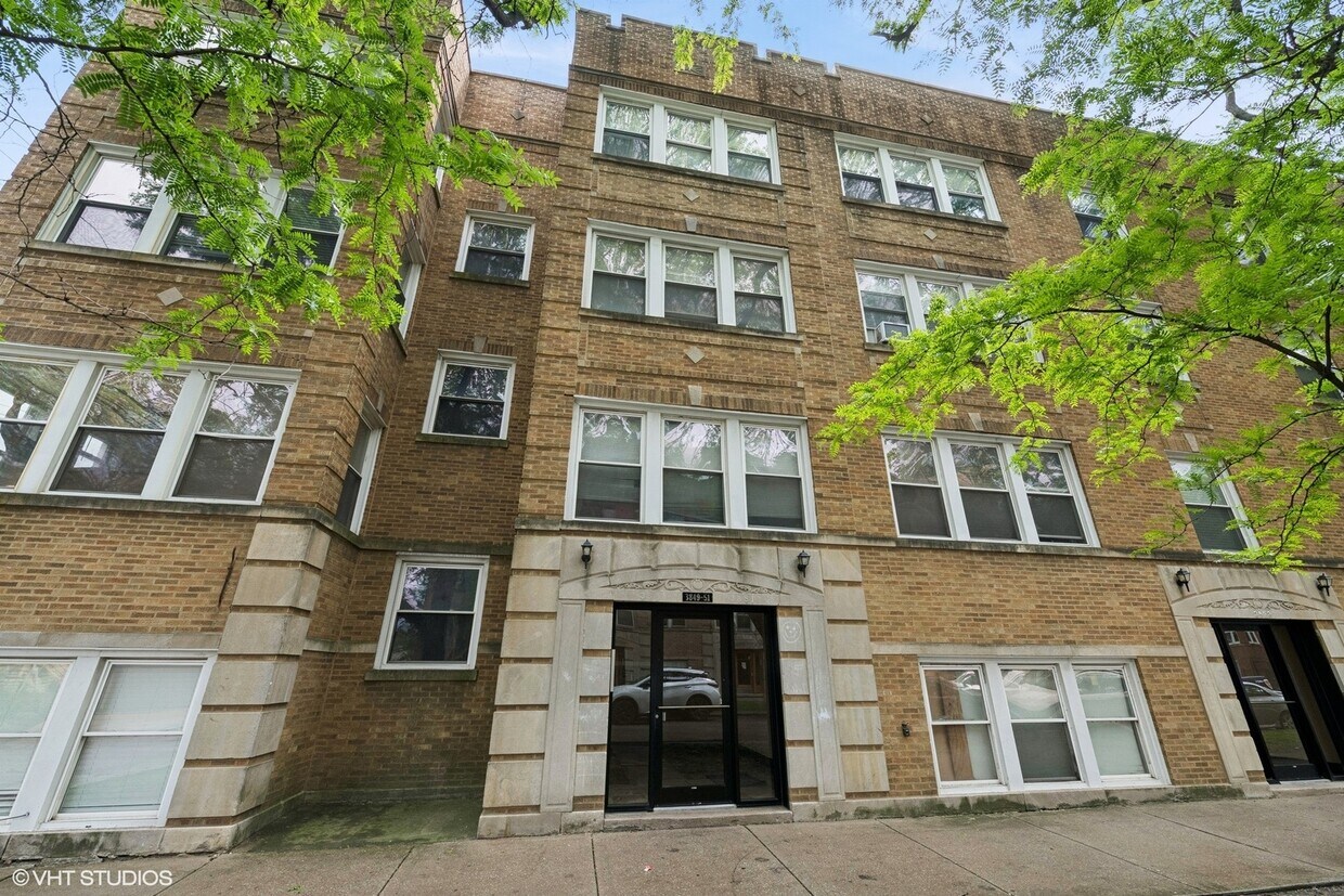 Foto principal - 3849 W Ainslie St