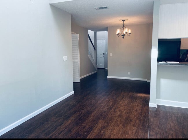 Photo - 327 Yorkshire Cir Townhome