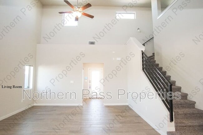 Building Photo - 10161 Red Vly