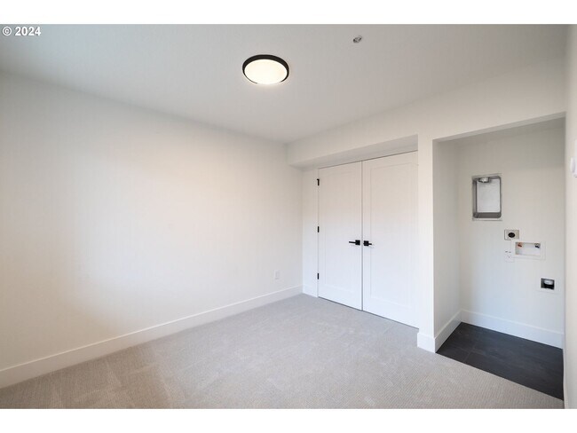 Foto del edificio - 623 SW Lobelia St