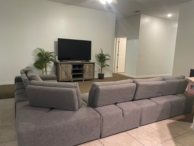 Building Photo - 2868 Soles Ln