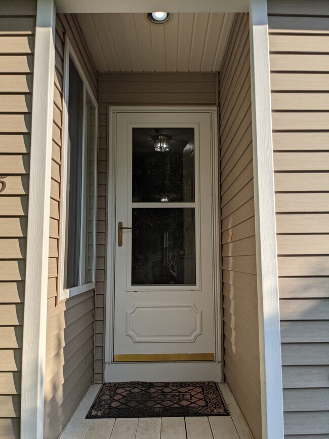 Building Photo - 65 Florence Way