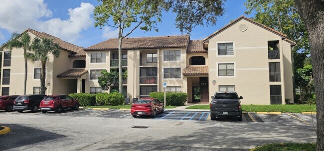 Foto del edificio - 4521 W McNab Rd