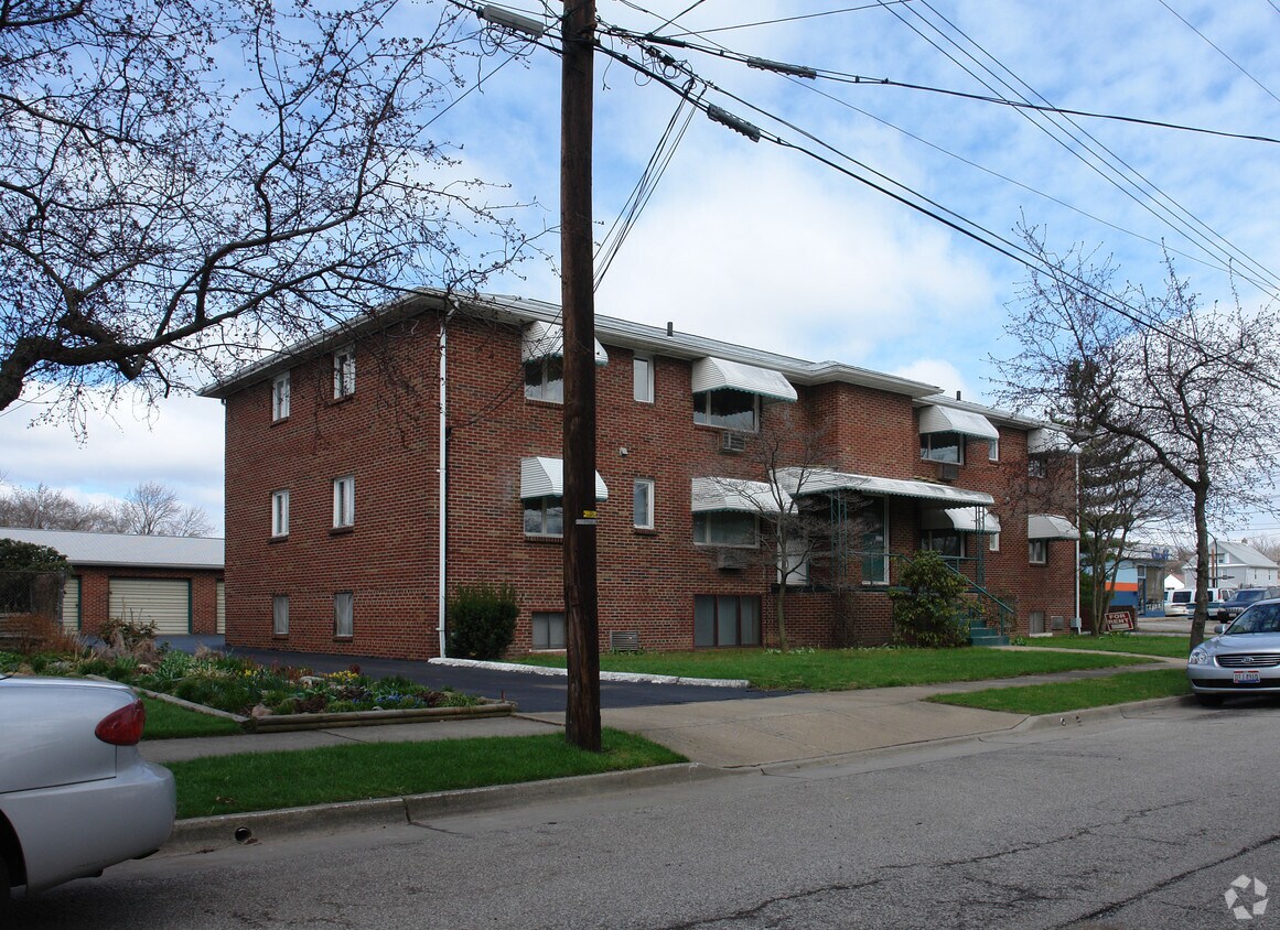 138 Gleason Ave, Akron, OH 44312 Apartments in Akron, OH