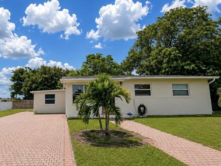 Photo - 3300 SW 32nd Ct (West Park, FL)