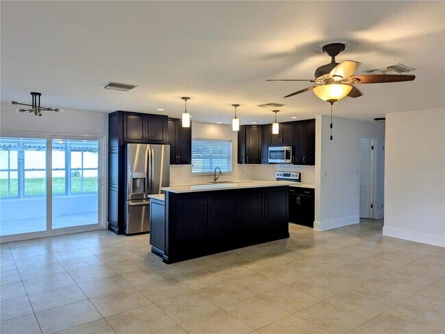 Foto del edificio - 1180 Eden Isle Blvd NE