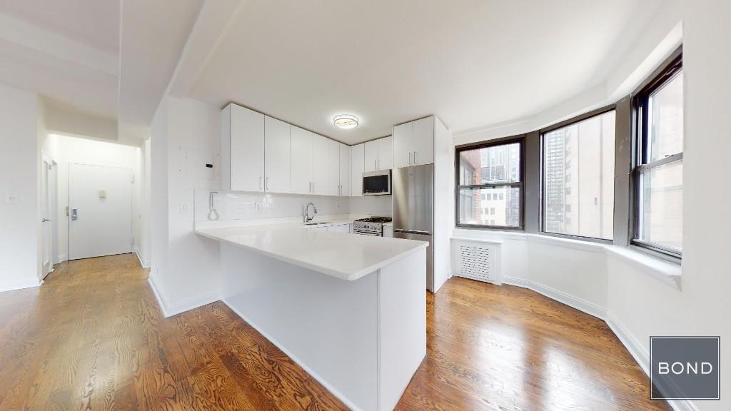 Primary Photo - 157e E 57th St