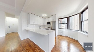 Building Photo - 157e E 57th St