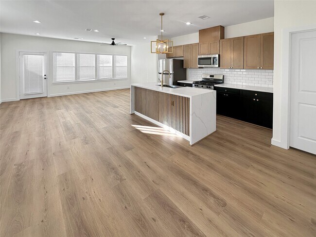 Foto del edificio - 6004 Bacher St