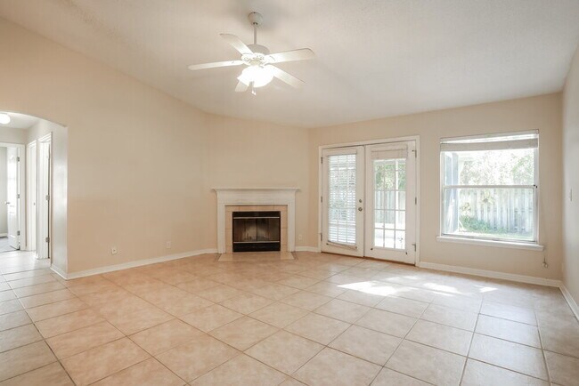 Foto del edificio - 12306 Bucks Harbor Dr S