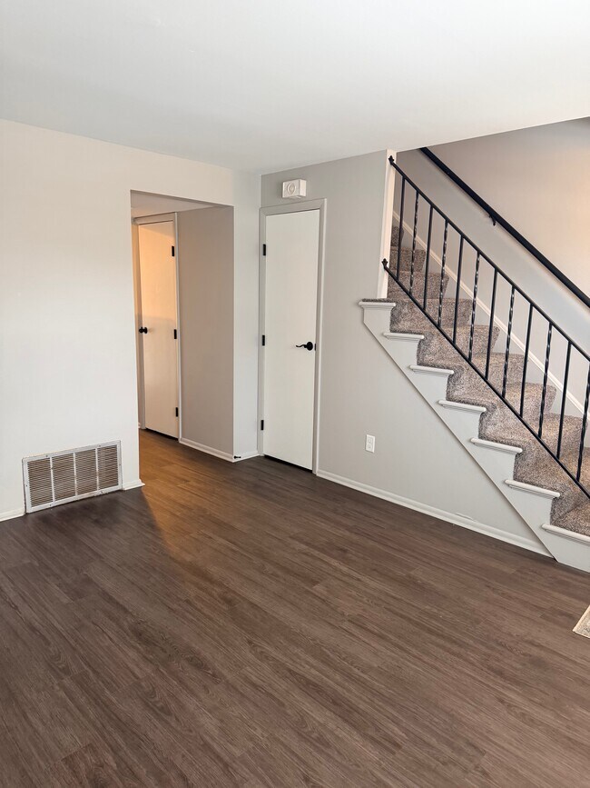 Foto del edificio - 2538 Red Coach Dr