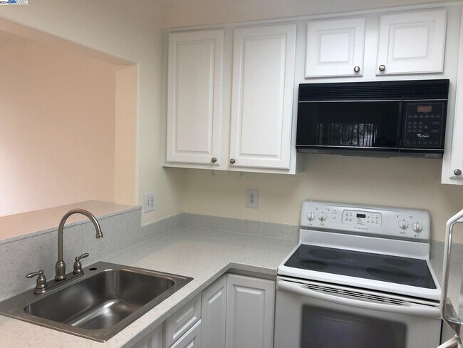 Foto del edificio - 426 Norris Canyon Terrace