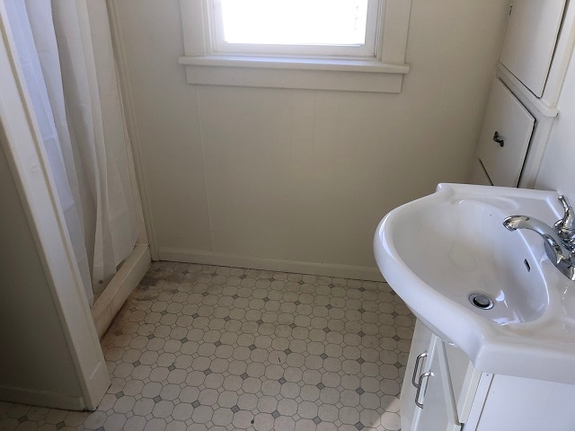 Building Photo - 705 10th St NE