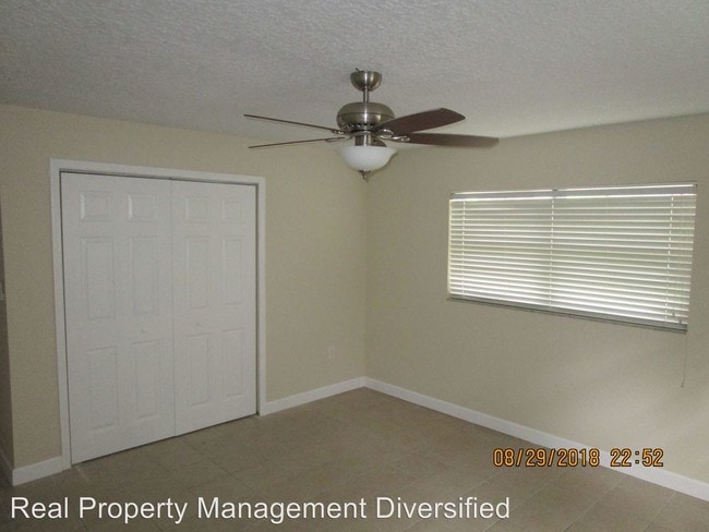Building Photo - 2 br, 2 bath House - 3901 SW 121st Ter