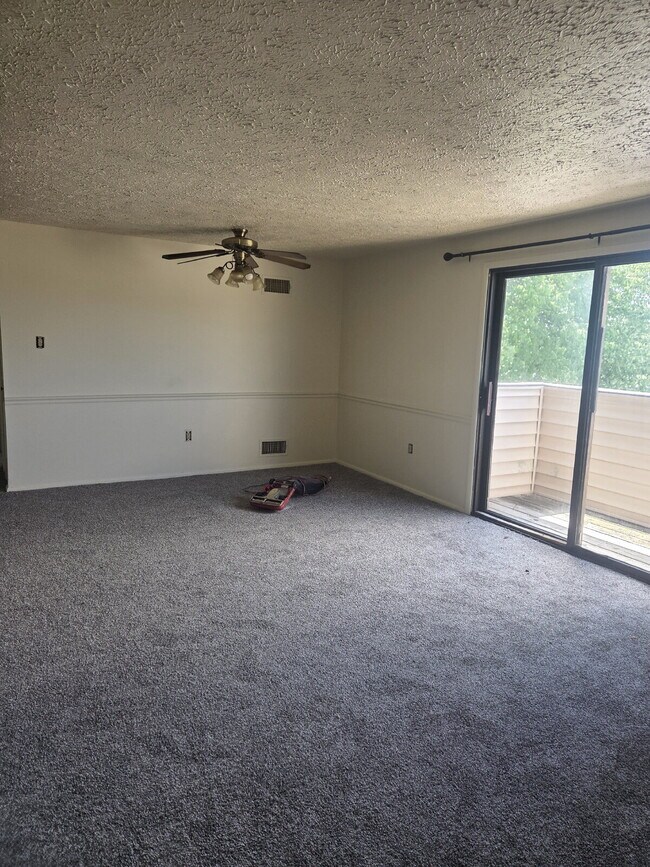 Foto del edificio - "3rd floor 2 BR Condo in Frederick - Your Cozy Retreat Awaits!"