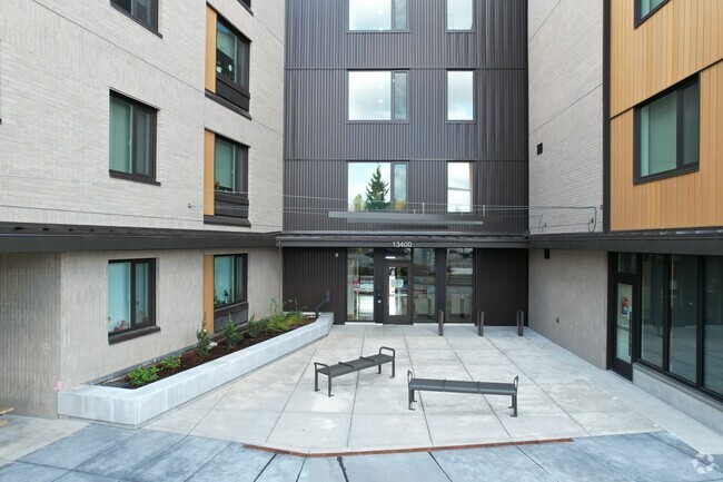 CEDAR GROVE - PORTLAND, OR - Cedar Grove Apartments