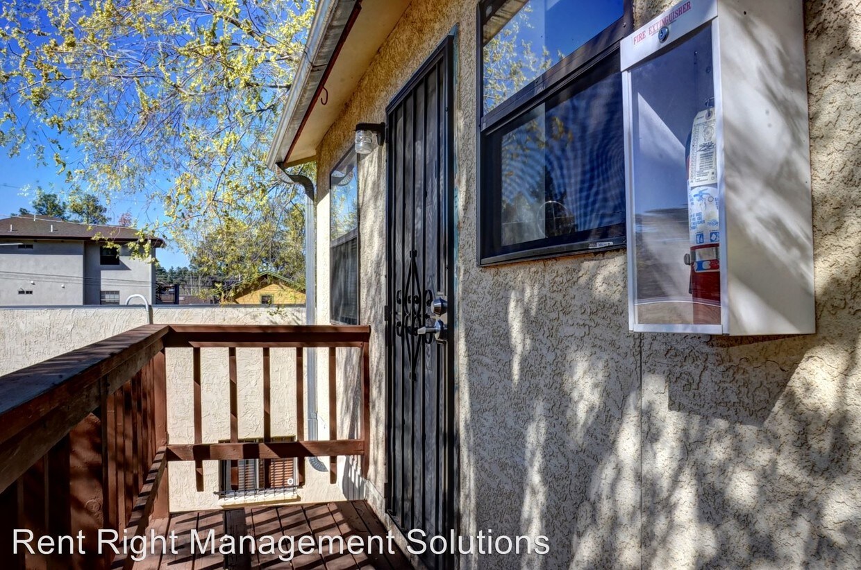 Primary Photo - 122 S Alto St