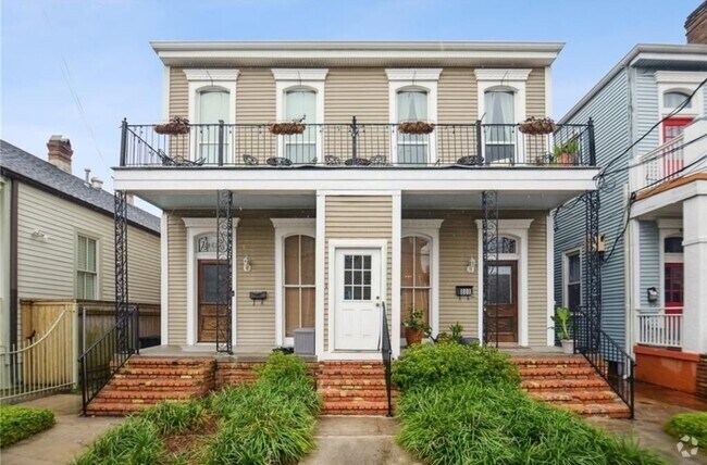 Building Photo - 806 Valmont St