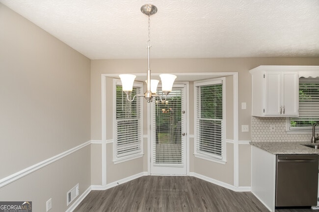Building Photo - 133 Oak Landing Cir