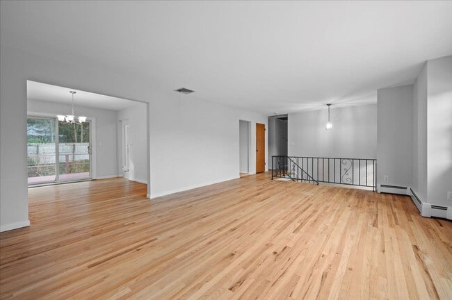 Foto del edificio - Croton On Hudon 4-Bedroom 2.5-Bathroom Home