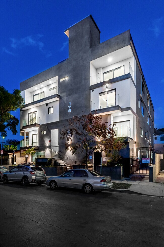 Alexandria Luxury Townhomes Apartments Los Angeles, CA