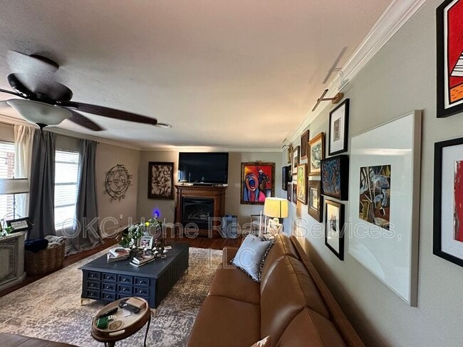 Building Photo - 607 Garth Brooks Blvd