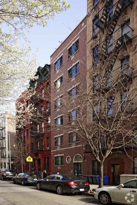 Building Photo - 609 E 11th St