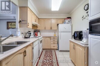 Building Photo - 850-850 Steeles Ave W