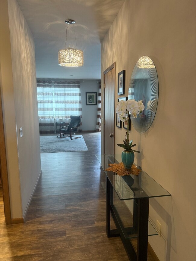 entry - 327 Sunshine Ln