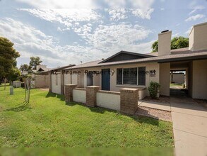 Building Photo - 1025 W Laguna Dr