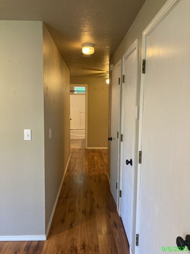 Foto del edificio - 1590 SW Harbor Dr