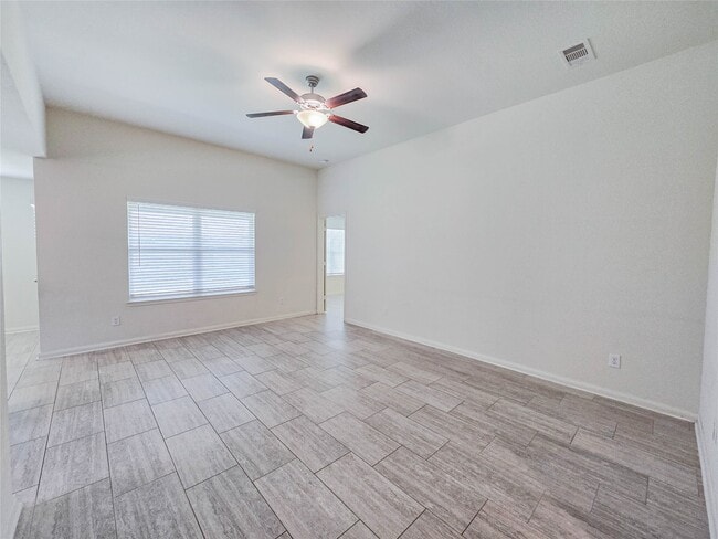 Building Photo - 332 Lone Mountain Dr