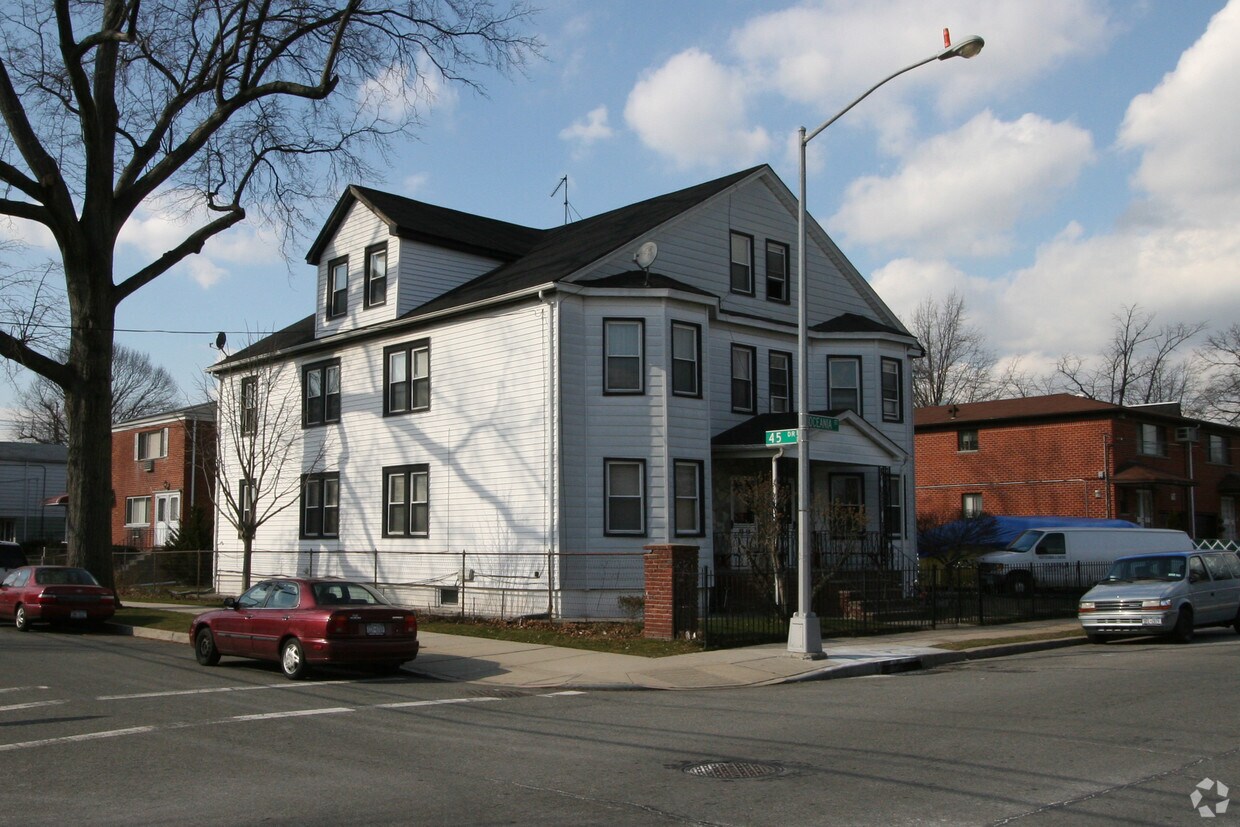 Building Photo - 45-42-45-46 Oceania St